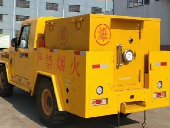 长宁凯龙爆破器材运输车：保障爆破任务的安全运行